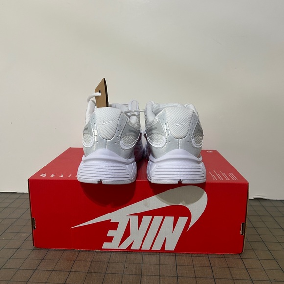 Nike V5 RNR ‘White Black Metallic Silver’ Womens - Picture 4 of 6